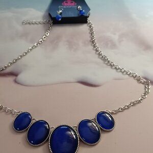 NWT PAPARAZZI  BLUE STONE LUXURY NECKLACE & EARRING SET